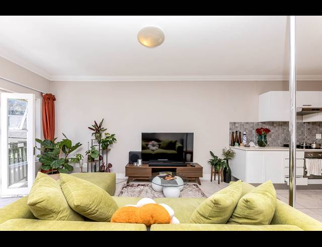 0.5 BEDROOM APARTMENT FOR SALE IN ORANJEZICHT